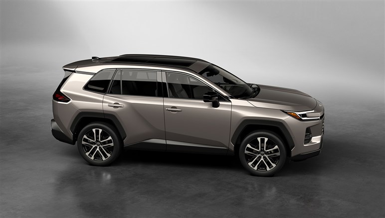 新型「RAV4」は本当にスキなしか？ ドイツの優等生「ティグアン」とスペック比較してみた