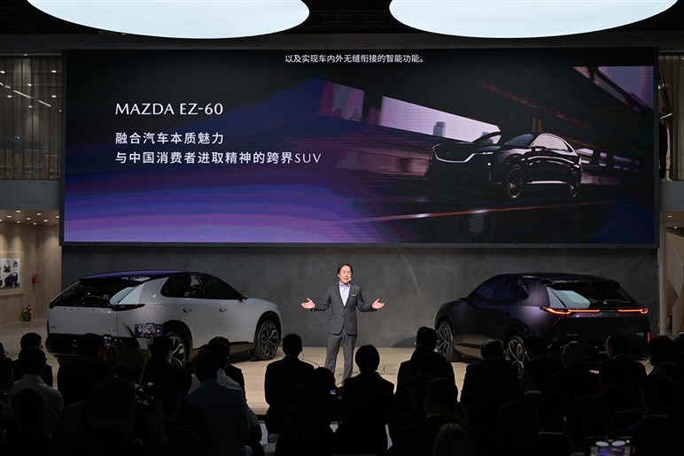 【2日で1万台受注】マツダ新型「EZ-60」のデザインは海外からも大絶賛。でも複雑な胸中な人が多いワケ