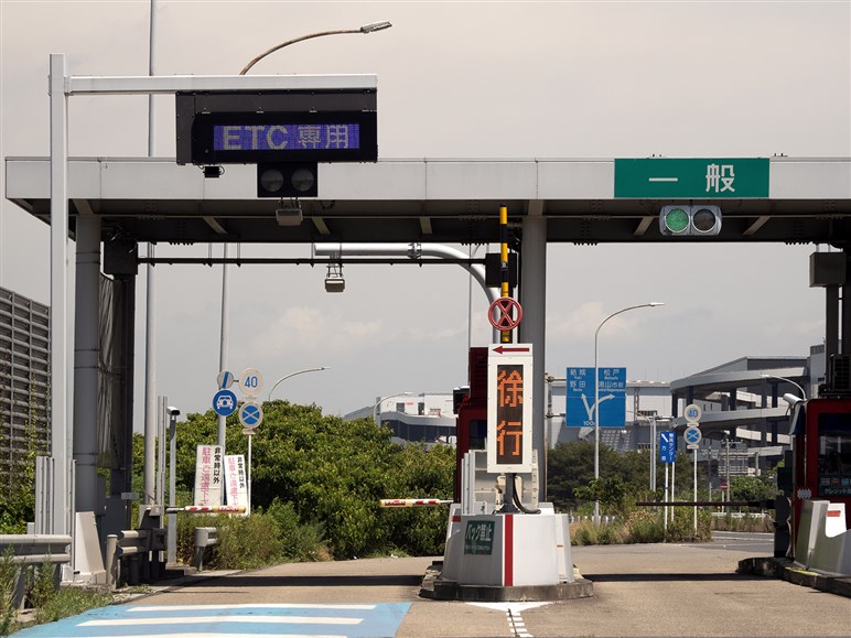 【要注意】高速道路の「深夜割引ルール」が改訂に。“時間内走行分のみ割引”に変わるなど、知らないと損する可能性も