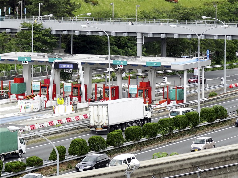【要注意】高速道路の「深夜割引ルール」が改訂に。“時間内走行分のみ割引”に変わるなど、知らないと損する可能性も