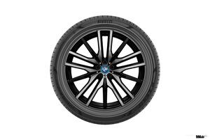 ピレリ、BMW X5 プラグインハイブリッド向けに世界初となるFSC認証タイヤを供給開始