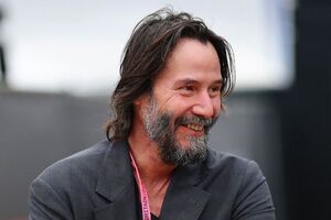 ブラビに触発された！？　キアヌ・リーブス、F1マシンをドライブしたいと明かす「まずはシミュレーターからだね」