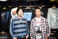 ペドロ・パスカルやトロイ・シヴァンが着用。「Protect the Dolls」Tシャツが広げるトランスジェンダー支援の輪