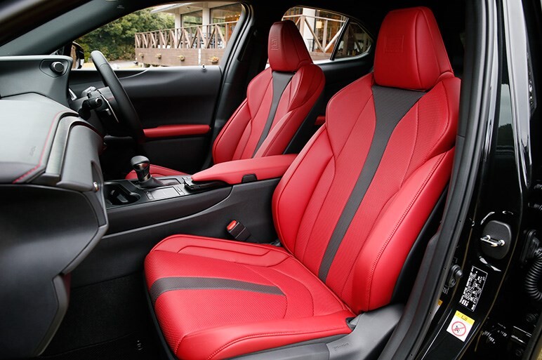 レクサスUXはハッチバックのようなSUV。ブランドを引っ張る強い個性と味がある