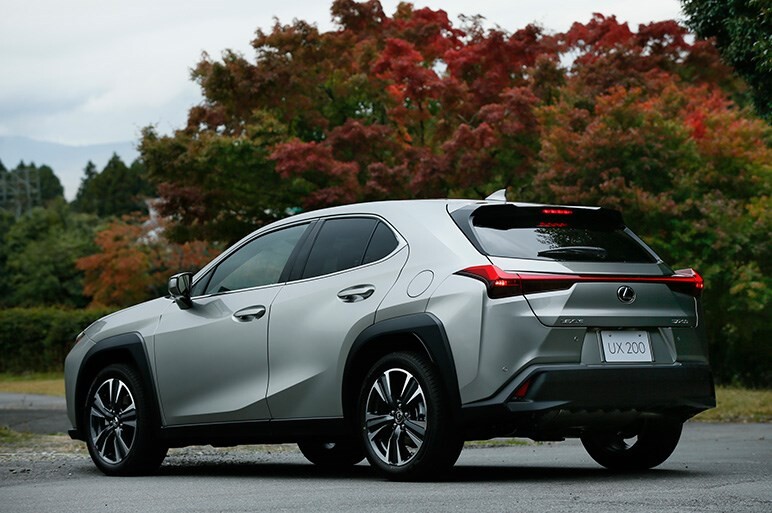 レクサスUXはハッチバックのようなSUV。ブランドを引っ張る強い個性と味がある