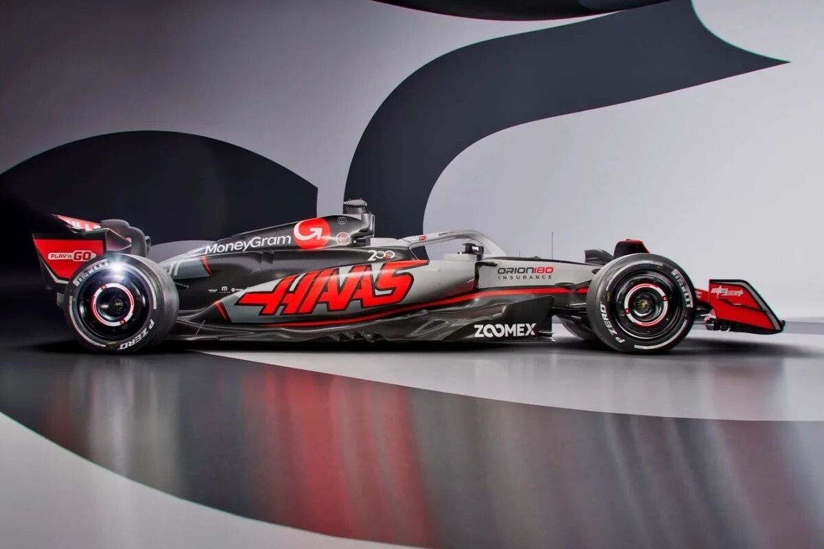 全てはここから始まった……ハース、F1参戦200戦目で“原点回帰”。次戦カナダGPで参戦初年度カラーリングを特別採用