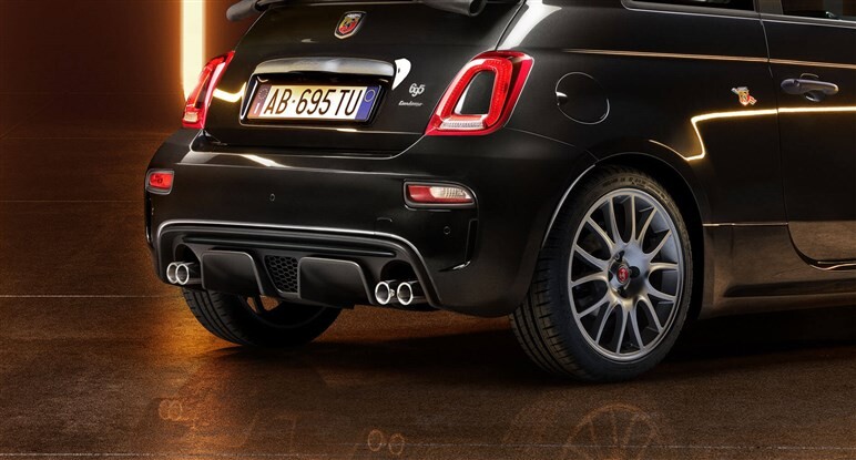 アバルト695に二種の“毒サソリ”登場。180PSの1.4Lターボ搭載、457万円から