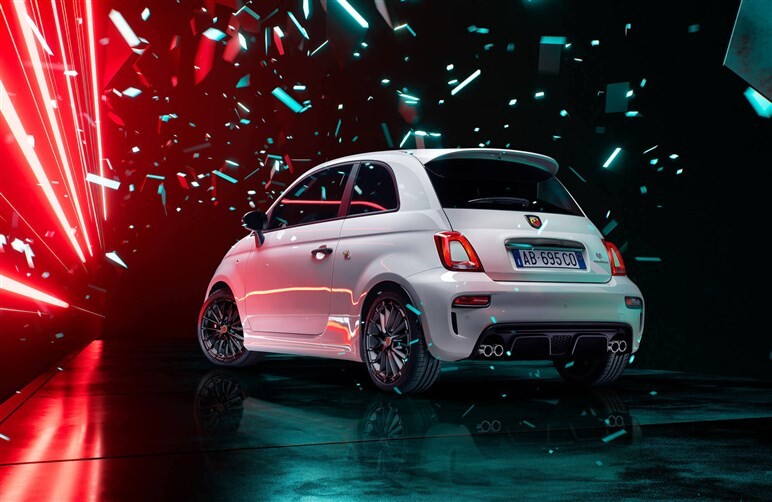 アバルト695に二種の“毒サソリ”登場。180PSの1.4Lターボ搭載、457万円から