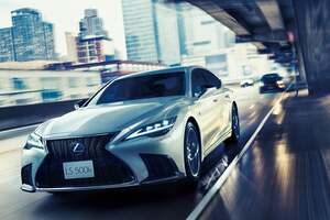レクサスのフラッグシップセダンは終わらない！ 「LS」一部改良で新色追加と快適装備を拡充、価格は1111から【新車ニュース】