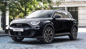 フィアット600に初の黒ボディ、レトロでシックな「ネロ チネマ」登場…150台限定で441万円