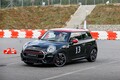 ミニJCWの“JCW”とは何で、DCTを採用しない理由は何か？
