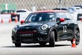 ミニJCWの“JCW”とは何で、DCTを採用しない理由は何か？