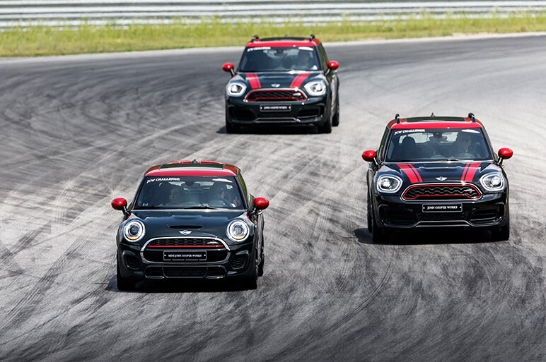 ミニJCWの“JCW”とは何で、DCTを採用しない理由は何か？