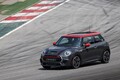 ミニJCWの“JCW”とは何で、DCTを採用しない理由は何か？