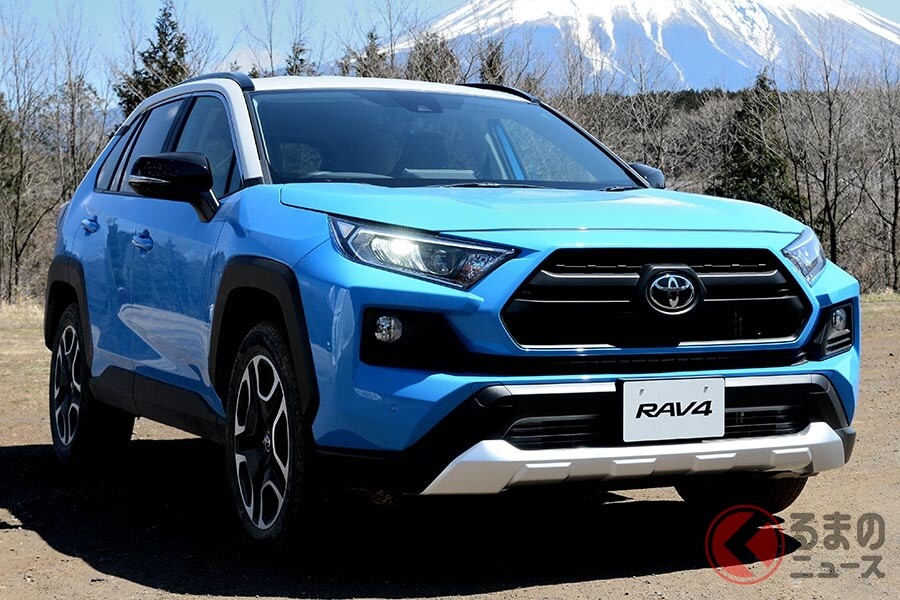 トヨタ「RAV4」発売から1年！ PHV追加でも新型ハリアー登場でどうなる？
