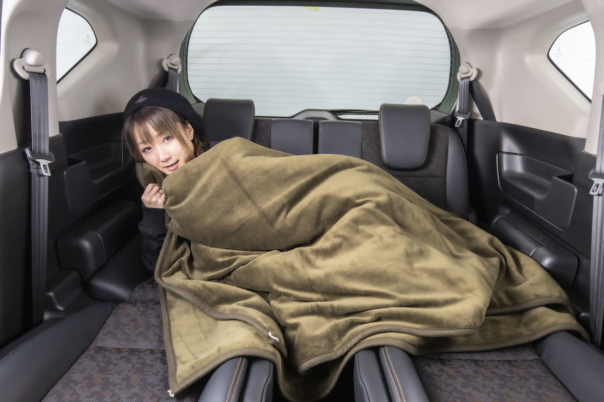 冬の車中泊の鍵は 断熱 にあり 快適な 寝床 を実現するアイテムと方法 Auto Messe Web 自動車情報サイト 新車 中古車 Carview