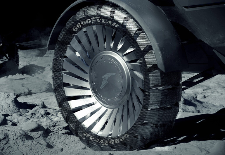 グッドイヤーとロッキード・マーティンがアルテミス計画に向けて商用月面探査車のタイヤ開発に参画