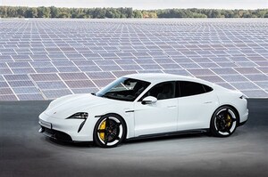 ポルシェの電気自動車タイカン。意味は子馬だが価格はサラブレッド