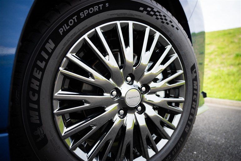 439万円でもお買い得!? 新型「セレナ オーテック・スポーツスペック」は上質さと走りのバランスが絶妙だった