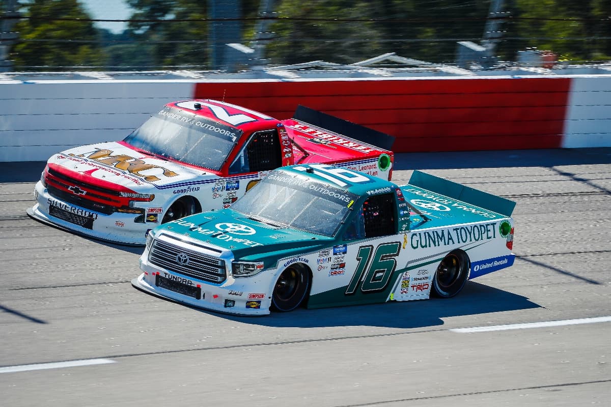 第15戦 群馬トヨペット ツンドラ16号車は混戦で3位入賞しシリーズトップ堅持 Nascarトラックシリーズ Auto Messe Web 自動車情報サイト 新車 中古車 Carview
