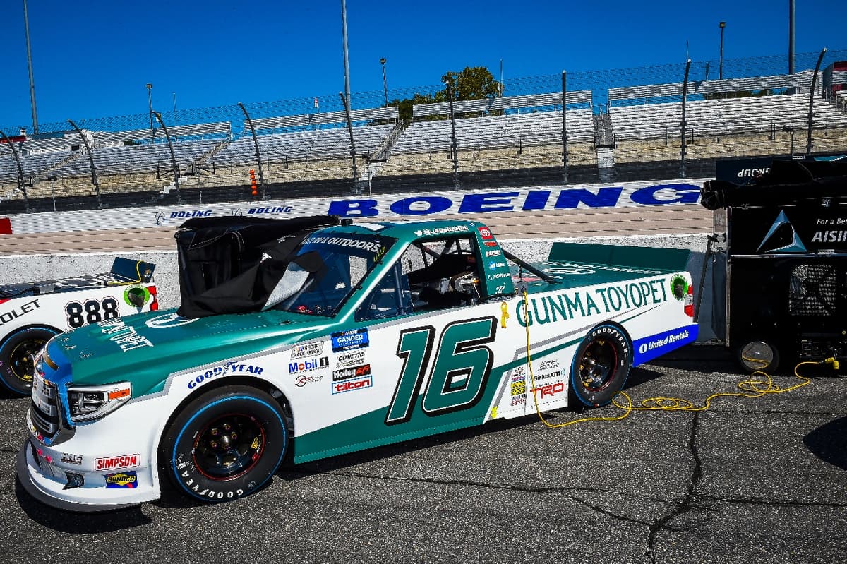 第15戦 群馬トヨペット ツンドラ16号車は混戦で3位入賞しシリーズトップ堅持 Nascarトラックシリーズ Auto Messe Web 自動車情報サイト 新車 中古車 Carview