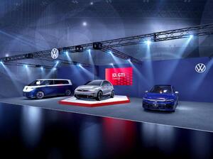 東京オートサロンで加速する「欧州ブランドの本気」～ステランティスとフォルクスワーゲンが示す次世代像～