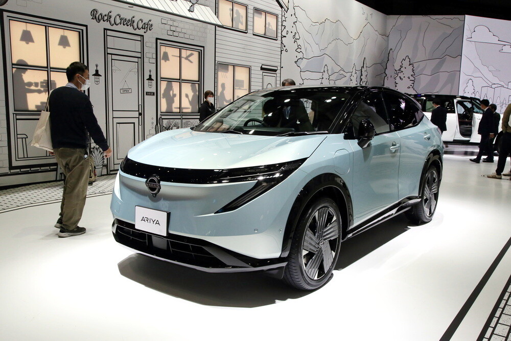 【日産アリア】フロントデザイン刷新で新型リーフ顔に！乗り心地改善、グーグル搭載などで年度内発売予定 #JMS2025