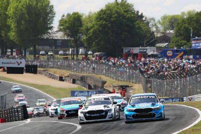 逆襲のBMW、王者ヒルがライト・トゥ・フラッグ達成。僚友2名も初優勝／BTCC第2戦