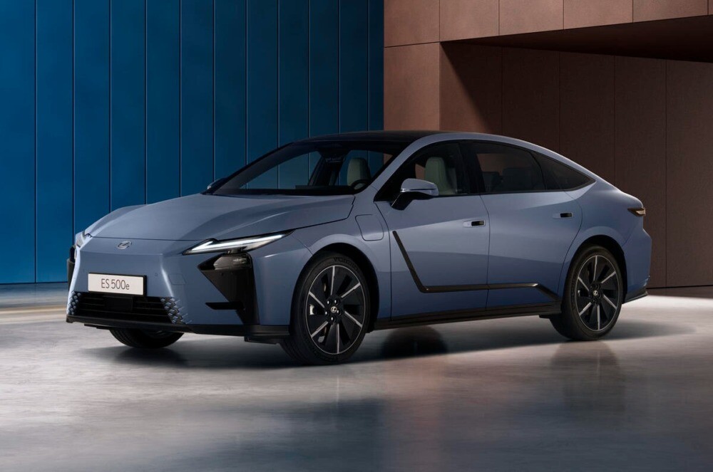新型レクサス『ES』　英国ではEVモデルのみ販売か　アウディやBMWと競合