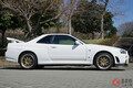 まさかのF1王者ハミルトンが「わナンバー」の日産「スカイラインGT-R」をSNS投稿、なぜ？ ノーマル仕様じゃないR34の正体とは