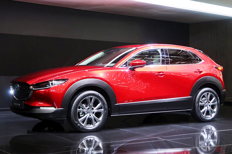 話題の新型SUV「CX-30」初公開も「違いがわからない」 マツダの変わらぬデザインに賛否