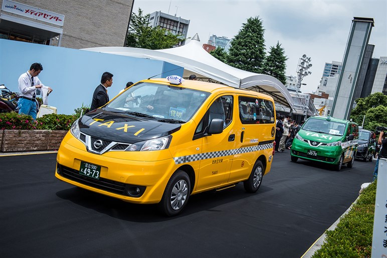 【頓挫した夢】日産「NV200」はなぜNYタクシーの主役になれなかったのか？ 今やトヨタ「RAV4」が“イエローキャブ”の定番に
