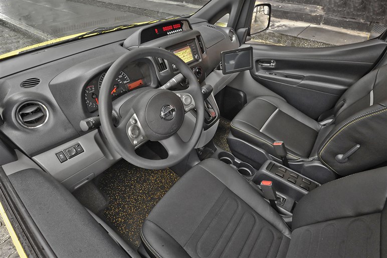 【頓挫した夢】日産「NV200」はなぜNYタクシーの主役になれなかったのか？ 今やトヨタ「RAV4」が“イエローキャブ”の定番に