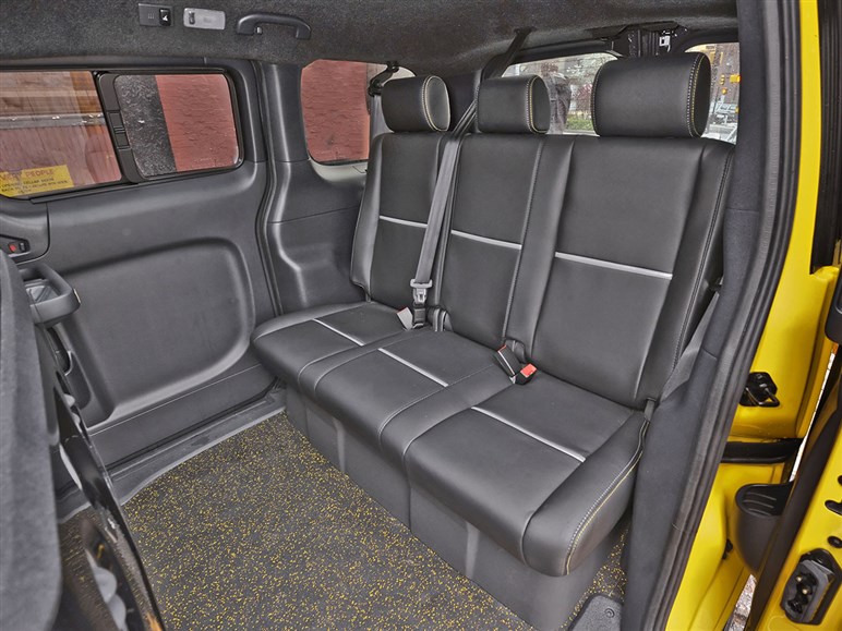 【頓挫した夢】日産「NV200」はなぜNYタクシーの主役になれなかったのか？ 今やトヨタ「RAV4」が“イエローキャブ”の定番に