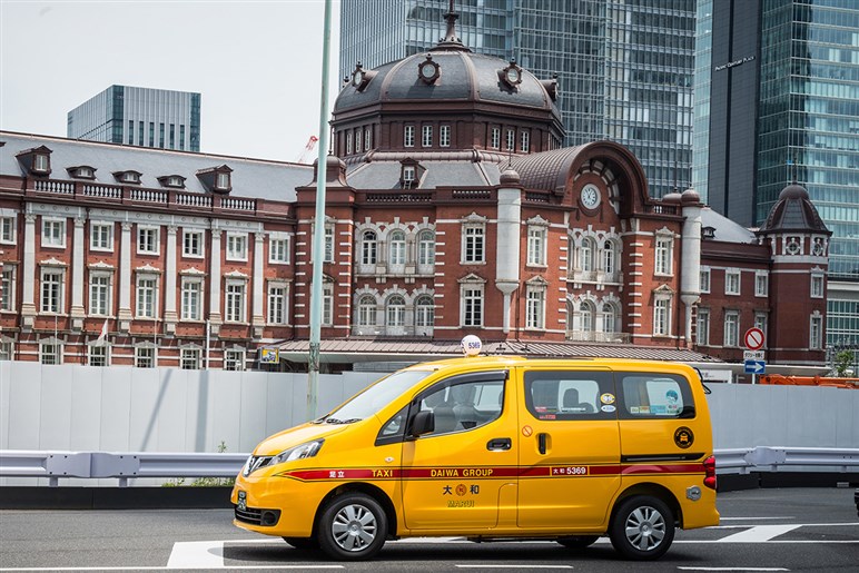 【頓挫した夢】日産「NV200」はなぜNYタクシーの主役になれなかったのか？ 今やトヨタ「RAV4」が“イエローキャブ”の定番に