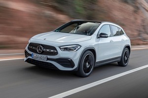 メルセデス・ベンツ新型『GLA』年内発売へ　スポーティな外観へ刷新　ボディはやや大型化？