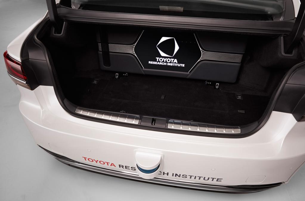 CES2019でToyota Research Institute,Incが新型自動運転車を公開
