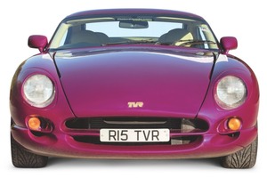 フェラーリF40へ迫る速さ　TVRサーブラウ　UK版中古車ガイド（1）　一度見たら忘れない容姿