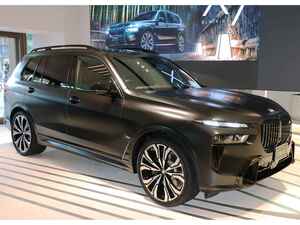 【写真蔵】BMW X7を存在感ある漆黒に仕立てた日本専用限定車「ブラック α」