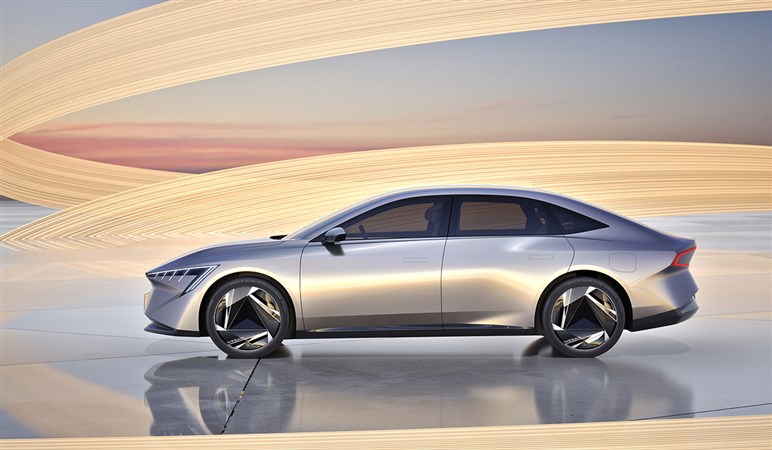 【これは一体？】特許出願された謎のセダンを発見。日産の中国向けPHEV「EVO」の市販型か？