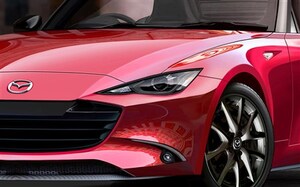 【まさかの2.5L化】次期ロードスターは排ガス規制対策で排気量アップ？ ハイブリッド追加の可能性も