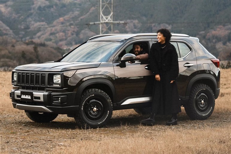 【これはアリ？】ホンダ「WR-V」を“ジープ チェロキー風スタイル”に大変身。このキットはおいくら？