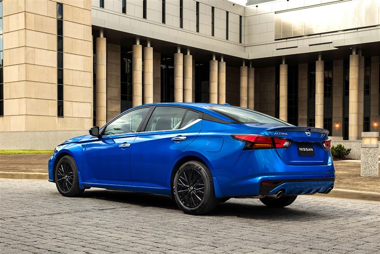 【これは一体？】特許出願された謎のセダンを発見。日産の中国向けPHEV「EVO」の市販型か？