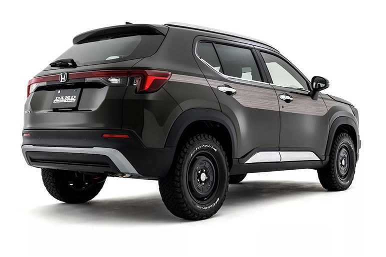 【これはアリ？】ホンダ「WR-V」を“ジープ チェロキー風スタイル”に大変身。このキットはおいくら？