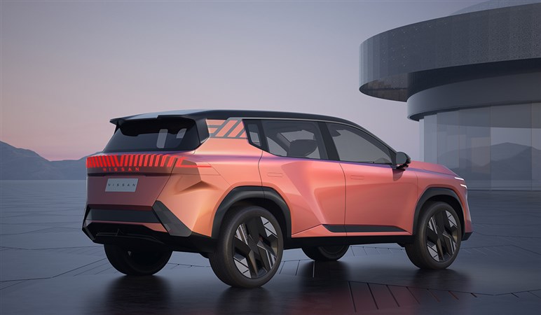 【これは一体？】特許出願された謎のセダンを発見。日産の中国向けPHEV「EVO」の市販型か？