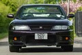 1800万円弱の予想最高落札価格…日産R33「スカイラインGT-R」に注目集まるも流札！ 理由は内装だけがカスタムされていたから…？