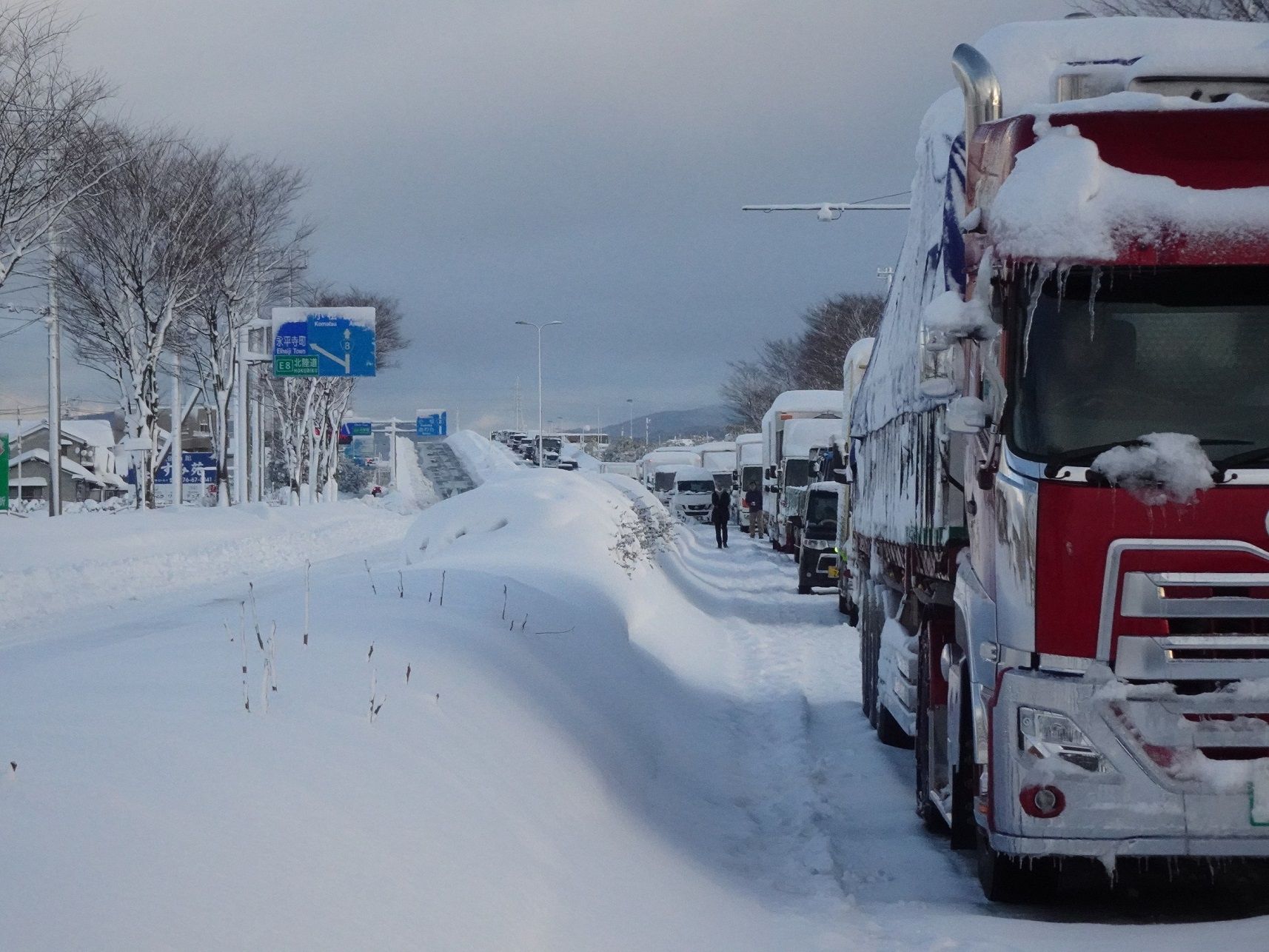 北陸で記録的な大雪 福井などで立ち往生相次ぐ 新車イベントにも影響 日刊自動車新聞 自動車情報サイト 新車 中古車 Carview