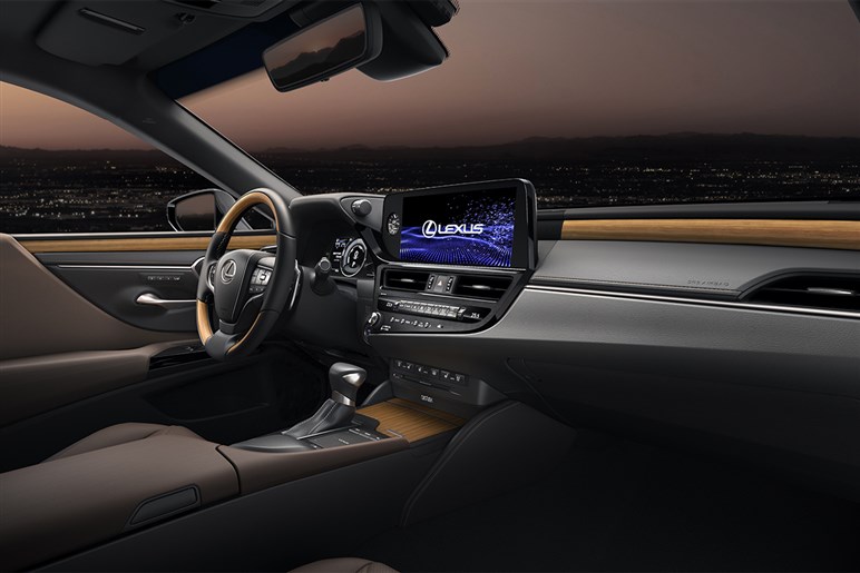 【年内発表も】レクサスが新型「ES」の“EVらしき”グレード名を商標登録。どんなクルマか考えた