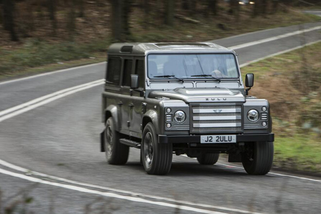 斬新eco生活　ディフェンダーに、マスタングのエンジン　英チューナー