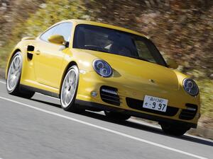 ポルシェ 911ターボSは、剛性やパフォーマンスなど、すべてに余裕を感じられた【10年ひと昔の新車】